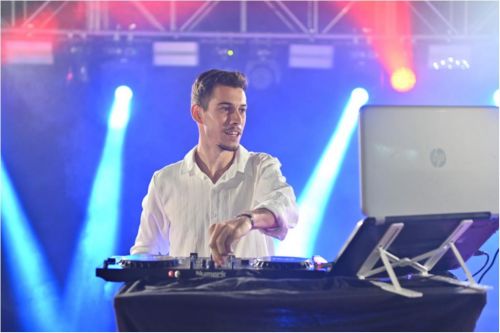 Dia da Freguesia- Atua&ccedil;&atilde;o DJ Mike Masca